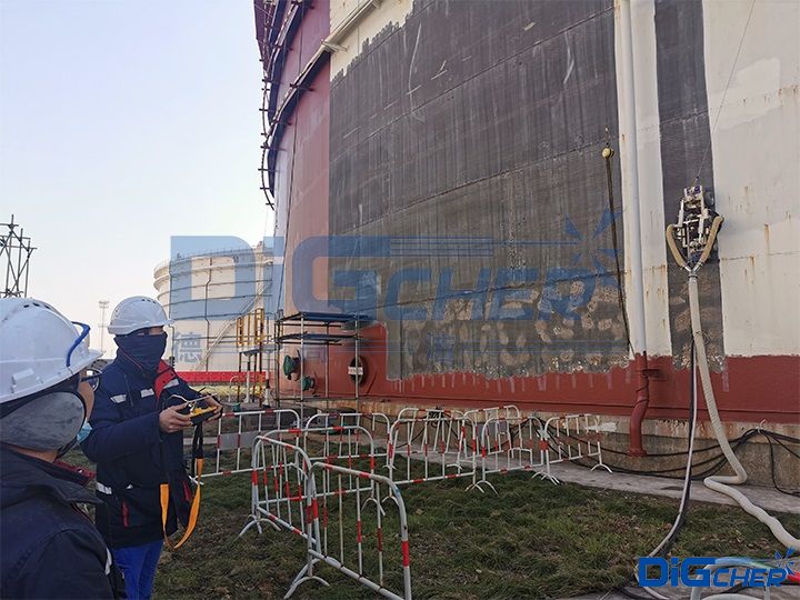 儲罐除銹機器人作業(yè)現(xiàn)場