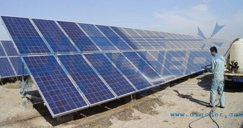 人工手持高壓水槍沖洗太陽(yáng)能電池板